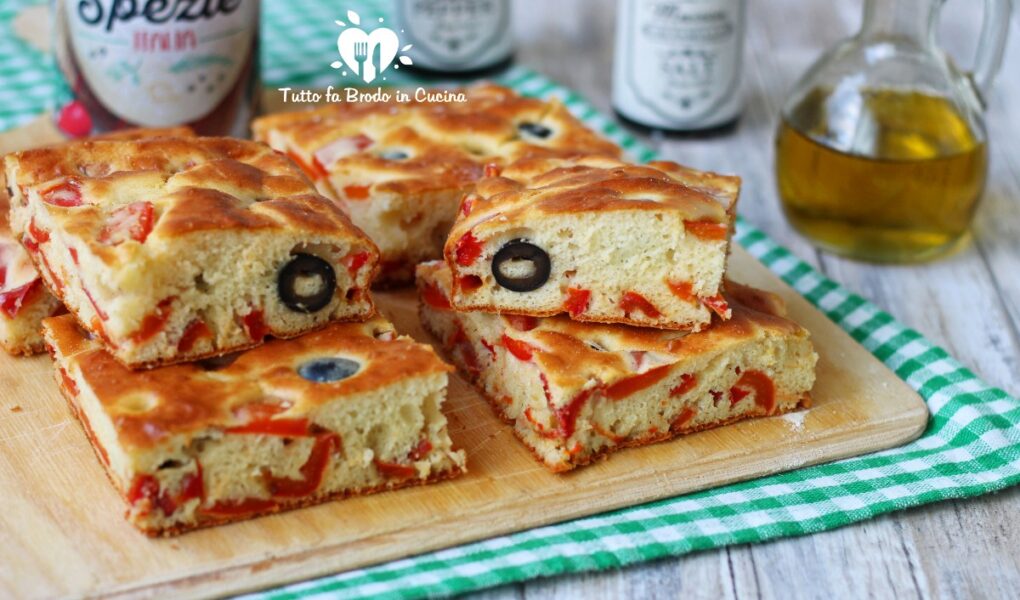 TORTA SALATA AI PEPERONI CON OLIVE