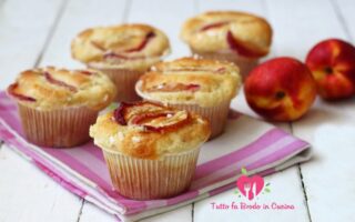 MUFFIN ALLE PESCHE SENZA LATTOSIO