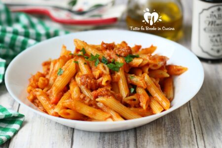 PASTA AL TONNO CON SUGO