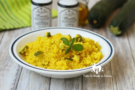 RISOTTO ALLO ZAFFERANO CON ZUCCHINE