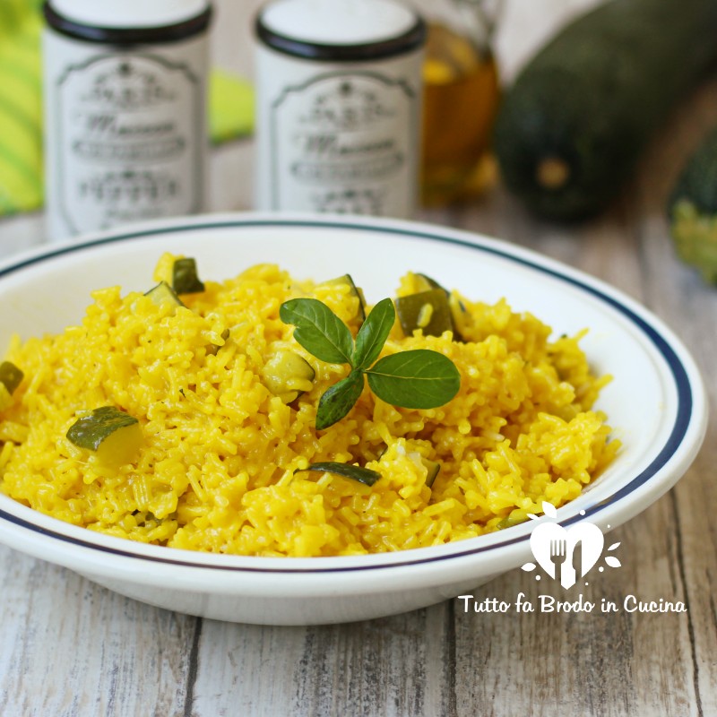 RISOTTO ALLO ZAFFERANO CON ZUCCHINE