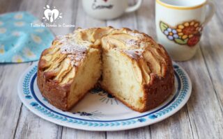 TORTA ALLE MELE E YOGURT SENZA LATTOSIO