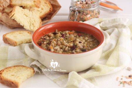 ZUPPA DI CEREALI E LEGUMI MISTI