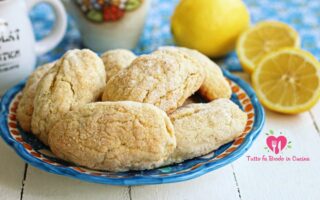 BISCOTTI AL LIMONE E YOGURT SENZA LATTOSIO