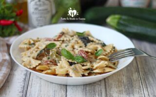 PASTA CON ZUCCHINE MELANZANE E SPECK