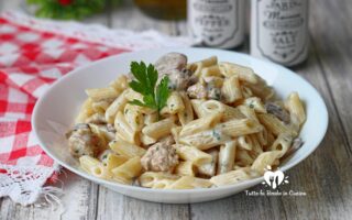 PASTA SALSICCIA E FUNGHI