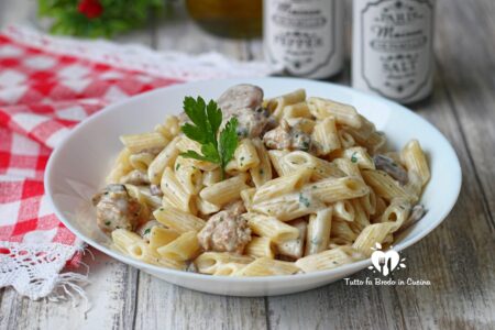 PASTA SALSICCIA E FUNGHI