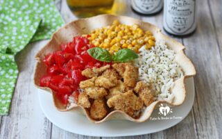 POKE BOWL DI RISO CON POLLO CROCCANTE