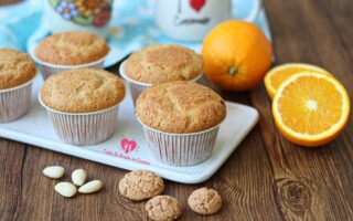 MUFFIN ALL'ARANCIA CON AMARETTI