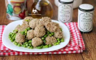 POLPETTE IN BRODO CON PISELLI