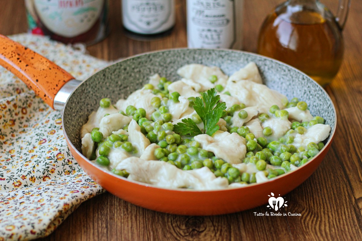 Bocconcini Di Pollo Con Piselli Tutto Fa Brodo In Cucina