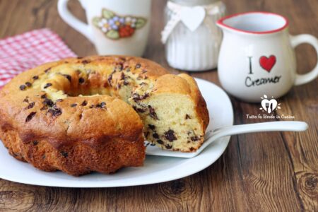 CIAMBELLA CON SCAGLIE DI CIOCCOLATO