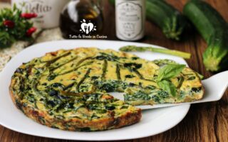 FRITTATA AGLI ASPARAGI CON SPINACI E ZUCCHINE