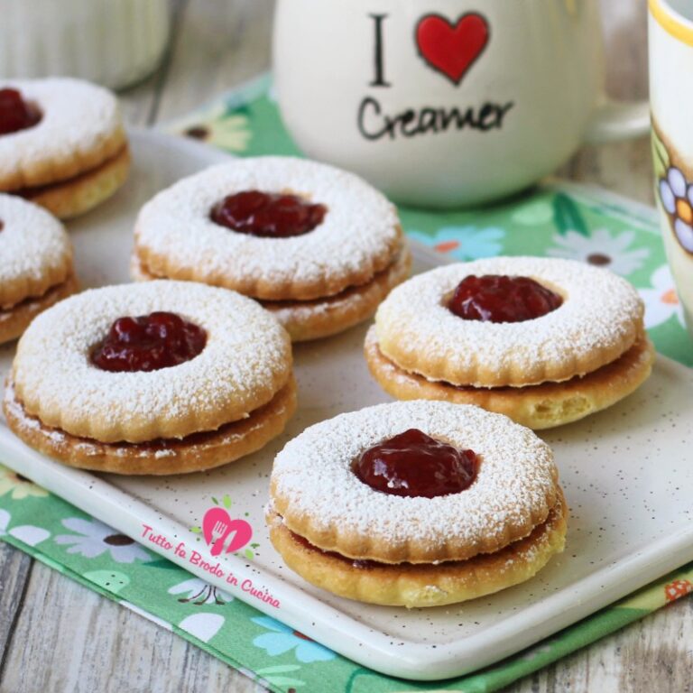 Biscotti Frollini Alla Marmellata Di Fragole Tutto Fa Brodo In Cucina