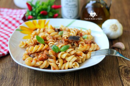 PASTA AL RAGU' DI MELANZANE