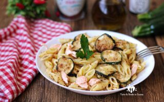 PASTA ZUCCHINE E SALMONE