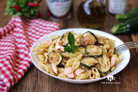 PASTA ZUCCHINE E SALMONE