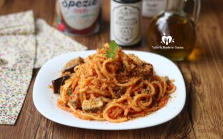 SPAGHETTI ALLE MELANZANE CON MOLLICA