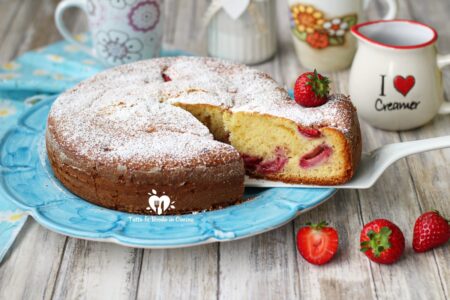 TORTA ALLE FRAGOLE SENZA LATTOSIO