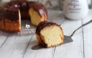 CIAMBELLA ALLO YOGURT E GLASSA ALLA NUTELLA