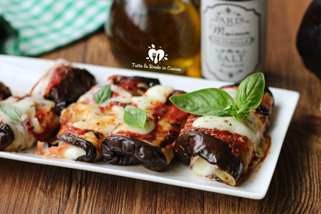INVOLTINI DI MELANZANE AL PROSCIUTTO E FORMAGGIO al forno e in