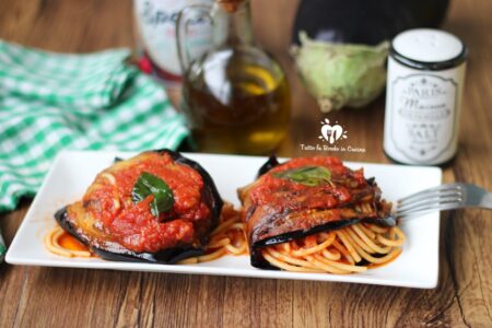 INVOLTINI DI MELANZANE E PASTA ALLA NORMA