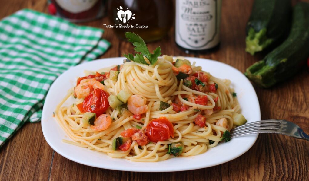 SPAGHETTI ALLE ZUCCHINE E GAMBERETTI