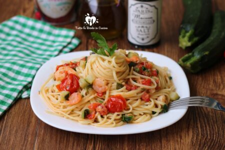 SPAGHETTI ALLE ZUCCHINE E GAMBERETTI