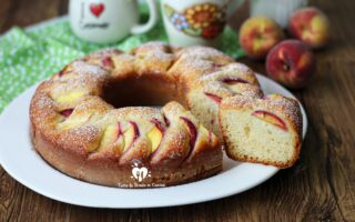 CIAMBELLA CON LE PESCHE E YOGURT