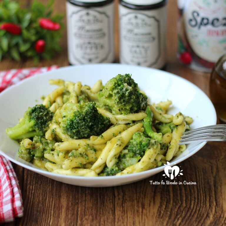 PASTA AI BROCCOLI primo piatto classico Tutto fa Brodo in Cucina