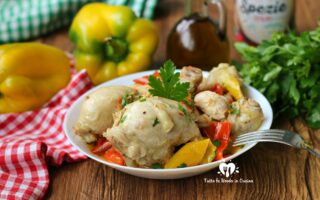 POLLO E PEPERONI ALLA BIRRA