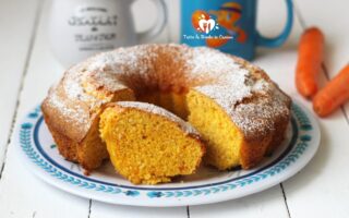 CIAMBELLA ALLE CAROTE E YOGURT