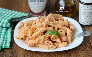 PENNE PANNA E SALMONE