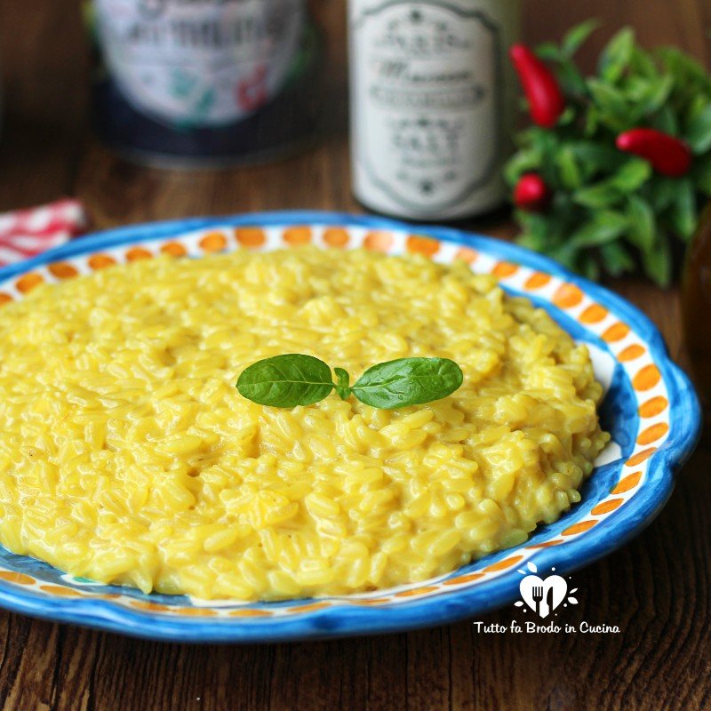 Risotto alla milanese classico un primo piatto facile e gustoso Tutto